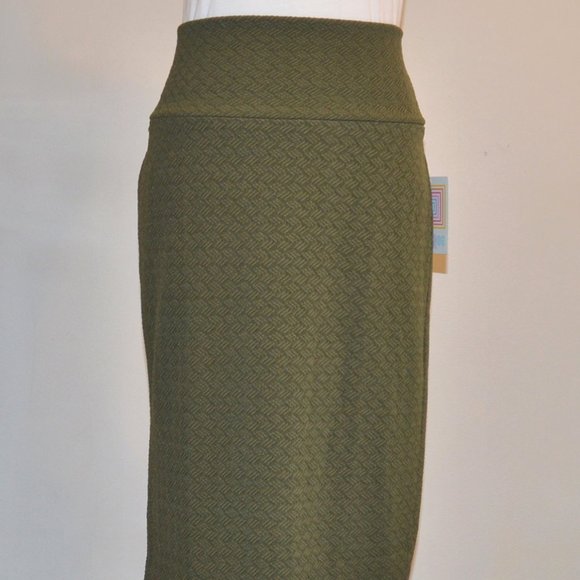 LuLaRoe Dresses & Skirts - 3/$25 LuLaRoe Cassie Skirt